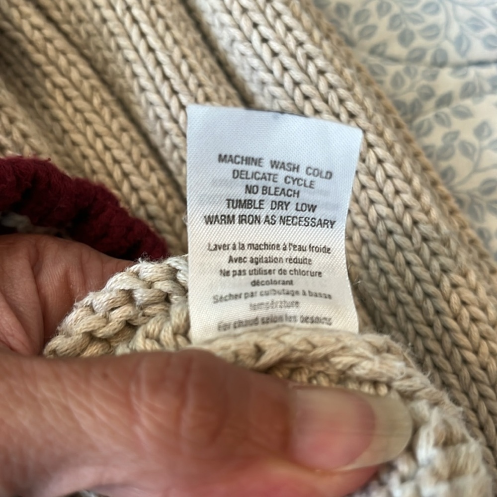 Hartstrings sweater - Picture 12 of 12